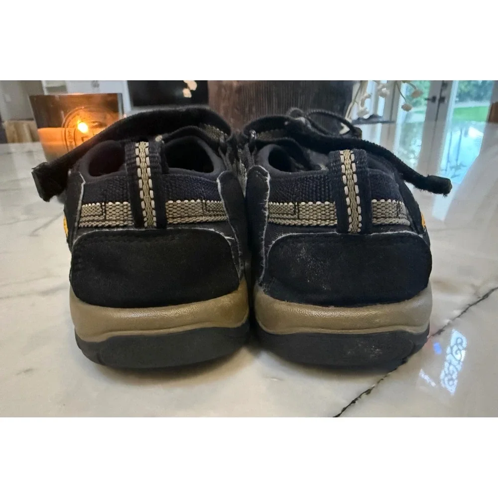 Keen Kids Newport H2 Water Sandals Black and Tan Hiking Shoes Size 4